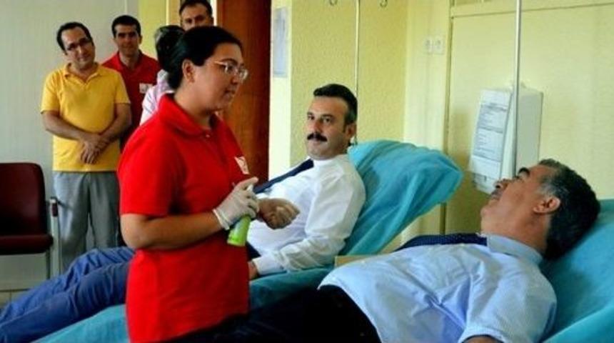 Vali Kerem Al, Kan Bağışında Bulundu