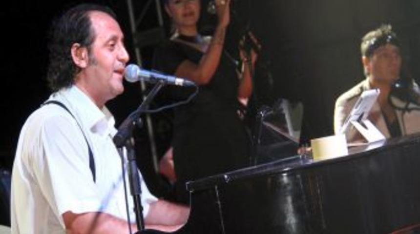 Y&uuml;cel Arzen&rsquo;den Bah&ccedil;eşehirliler Ile Buluştu