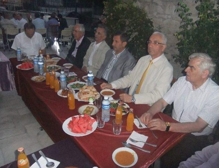 Sosyal Yardım Ve Kültür Vakfı'ndan İftar G2