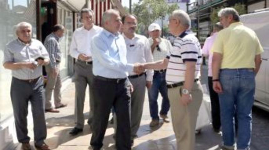 Başkan Zolan, Demirciler Caddesi&rsquo;ndeki Esnafları Ziyaret Etti