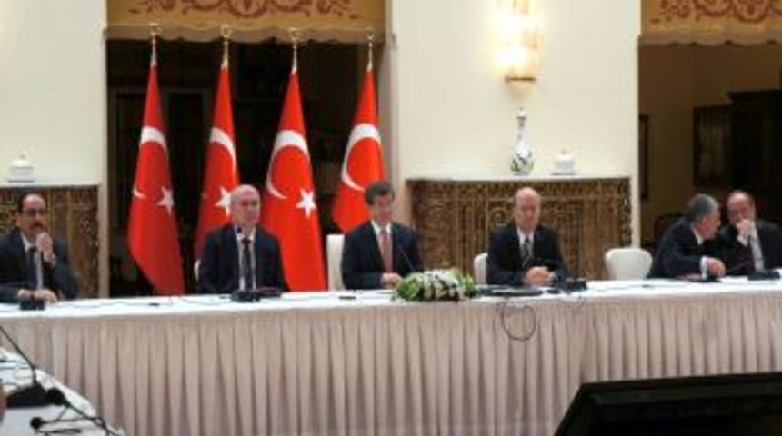 Davutoğlu, Büyükelçilerle Ortadoğu Değerlendirme Toplantısı Yaptı