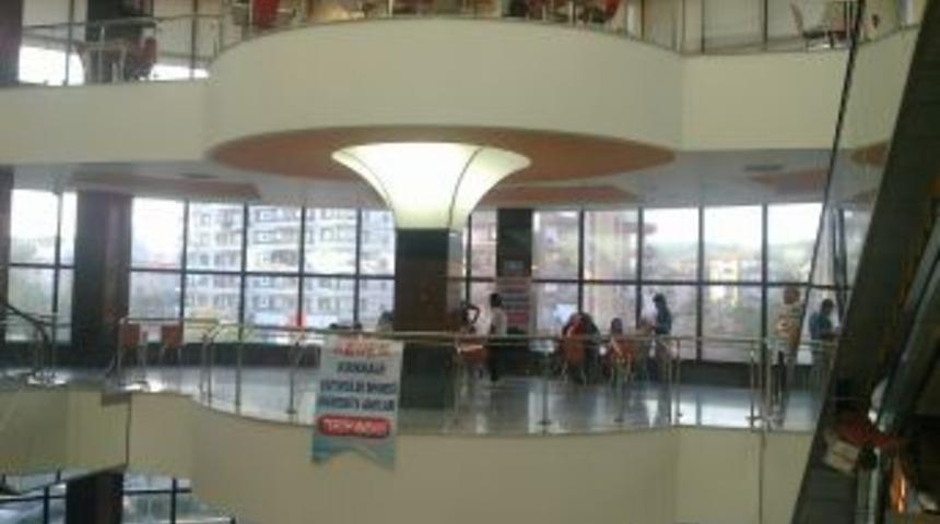 G&ouml;n&uuml;ll&uuml; Eğitimcilerden &Ouml;ğrencilere Tercih Desteği