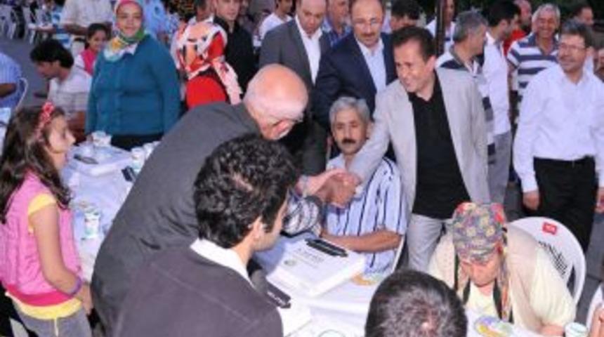 Tuzla'da 2 Bin 500 Kişilik Iftar Sofrası