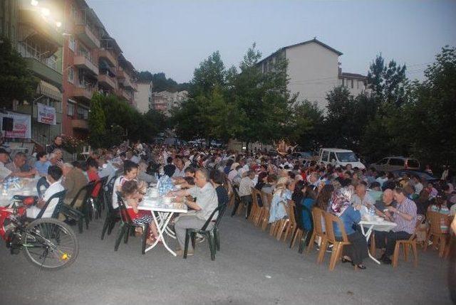 Ereğli Belediyesi&rsquo;nden 1000 Kişiye İftar 2