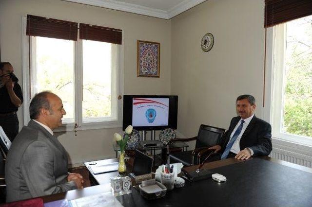 Vali Yılmaz a Brifing 1