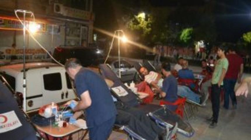 Siirt'te Kızılay İftardan Sonra Kan Bağış Kampanyası Başlattı