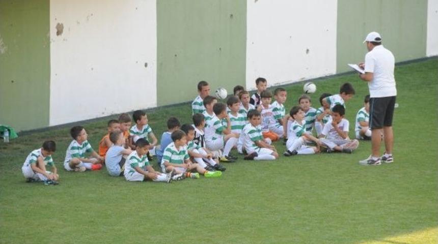 Manisa Belediyespor&rsquo;dan Yaz Okulu Rekoru