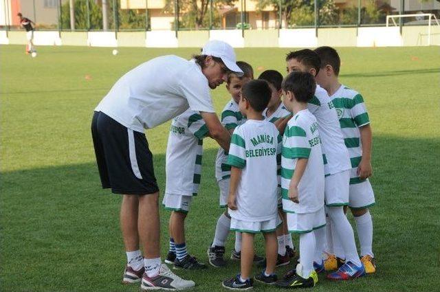 Manisa Belediyespor’dan Yaz Okulu Rekoru