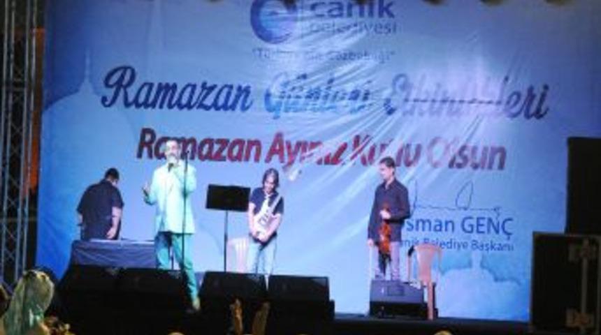 Adnan Menderes Demokrasi Meydanı'nda İbrahim Sadri R&uuml;zgarı Esti