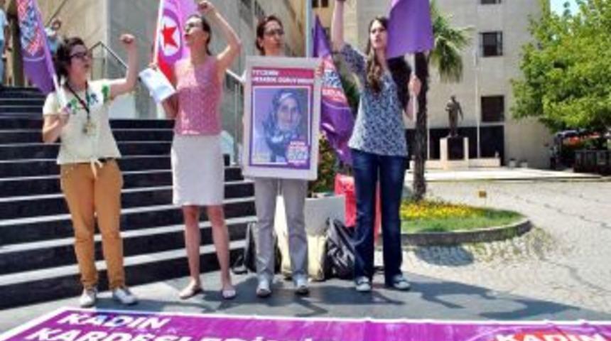 Bursa Adliyesi &Ouml;n&uuml;nde Kadın Cinayetlerine Tepki