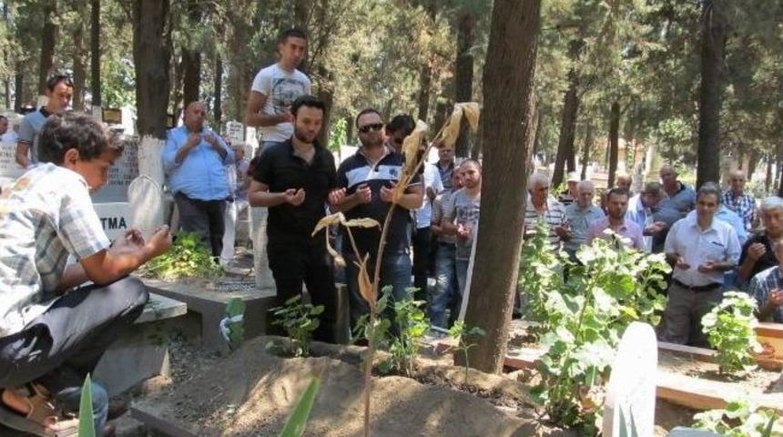 Ferda &Ouml;ğretmen G&ouml;zyaşları İ&ccedil;inde Toprağa Verildi