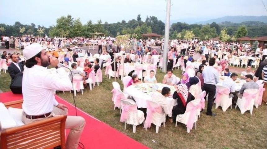 İftar Sofralarında Kur'an Ziyafeti