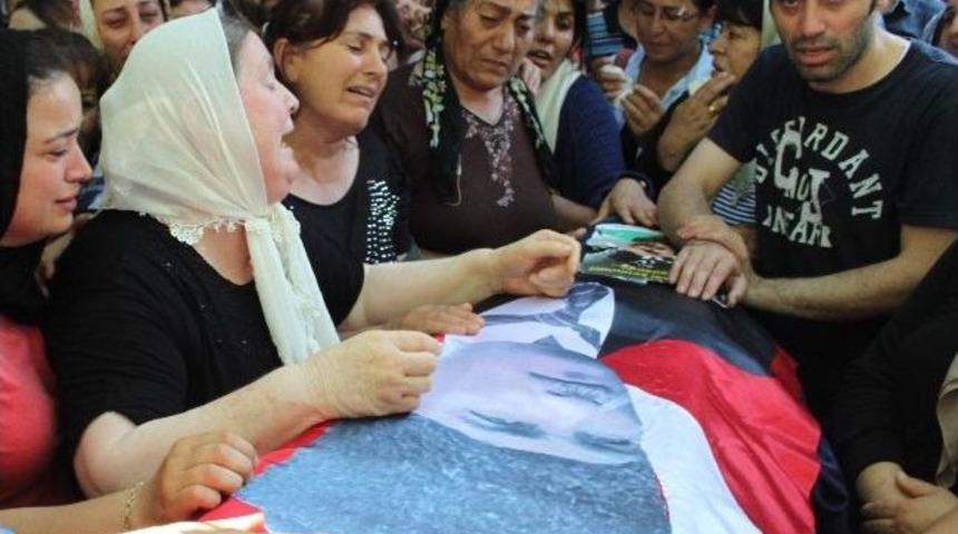 Acılı Anneler Birbirlerini Teselli Etti