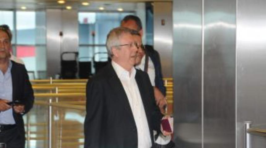 Fenerbah&ccedil;e Başkanı Aziz Yıldırım'dan Basın Mensuplarına Tepki