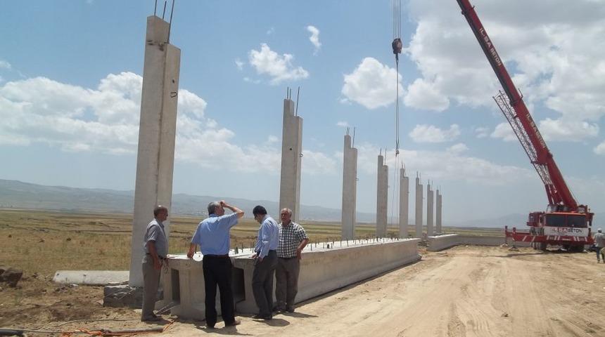 Kılı&ccedil;oğlu, B&uuml;y&uuml;k Baş Hayvan Kooperatifi Inşaatını Gezdi