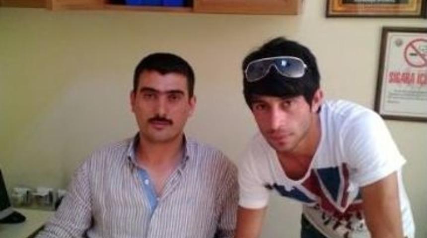 Amat&ouml;r&uuml;n Golc&uuml; Oyuncusu Emrah Takımıyla S&ouml;zleşme Yeniledi