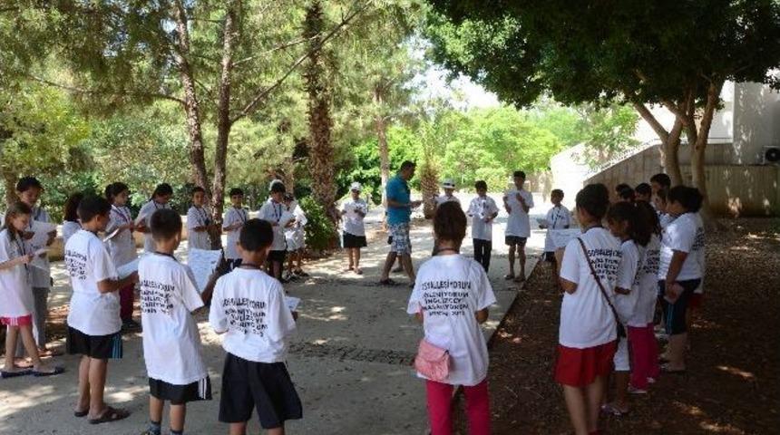 &Ccedil;ocuklar İngilizceyi Eğlenerek &Ouml;ğreniyor