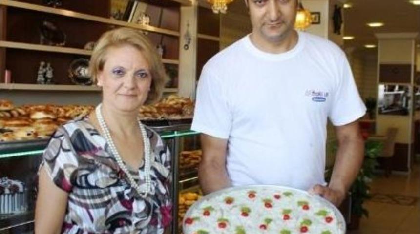 Ayvalık&rsquo;ta G&uuml;lla&ccedil; Satışları Patladı