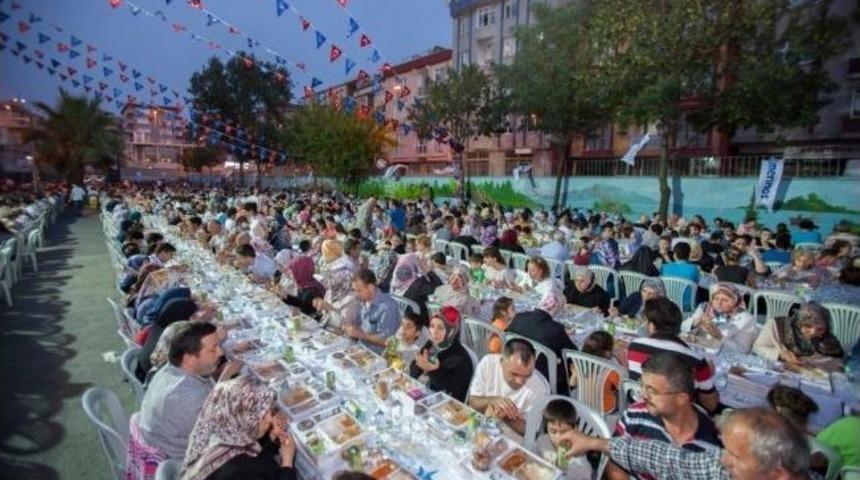 Sokak İftarlarının İkincisi G&uuml;ltepe Mahallesi'nde Ger&ccedil;ekleştirildi