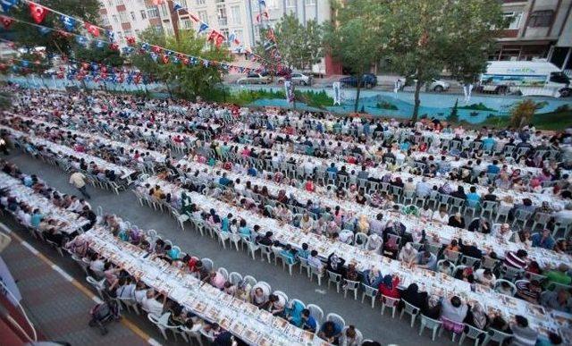 Sokak İftarlarının İkincisi Gültepe Mahallesi'nde Gerçekleştirildi