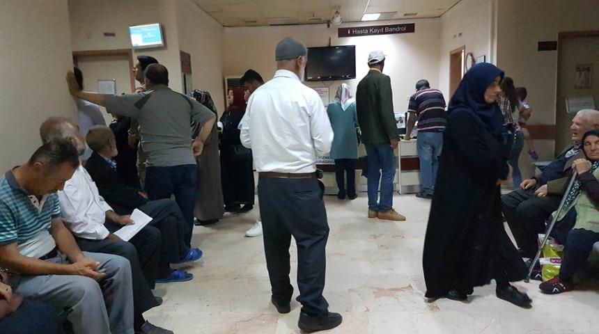 Suşehri'nde zehirlenme ş&uuml;phesiyle hastaneye gelenlerin sayısı 750'ye ulaştı