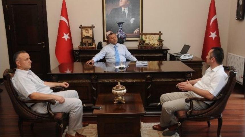 Ak Parti Ordu Merkez İl&ccedil;e Başkanı, Ordu Valisi'ni Makamında Ziyaret Etti