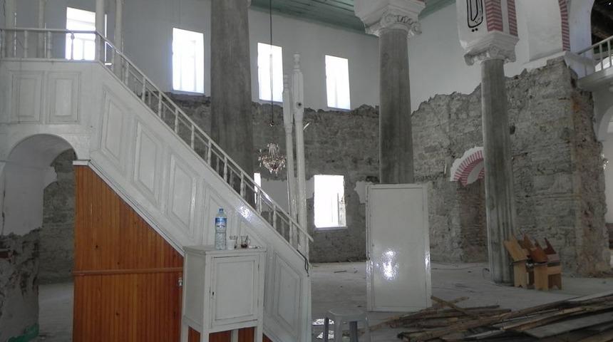 Orhangazi Camii'nin Restorasyonu S&uuml;r&uuml;yor