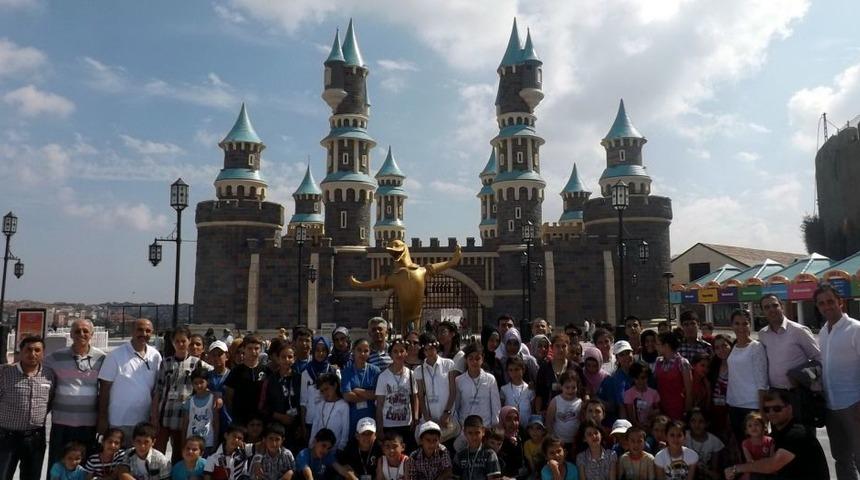 Siirt'in En &Ccedil;ok Kitap Okuyan &Ouml;ğrencileri İstanbul'u Gezdi