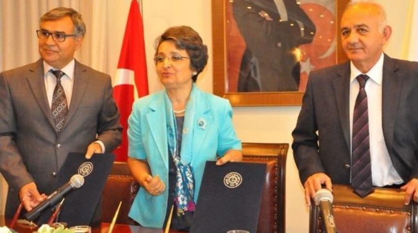 Ege &Uuml;niversitesi'nde Protokol...