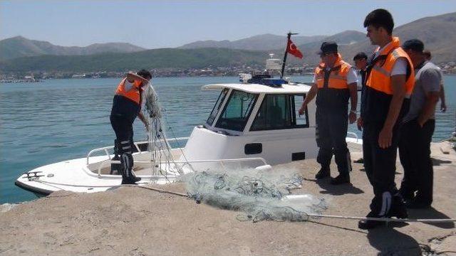 Jandarma Kaçak Avlanmaya Göz Açtırmıyor