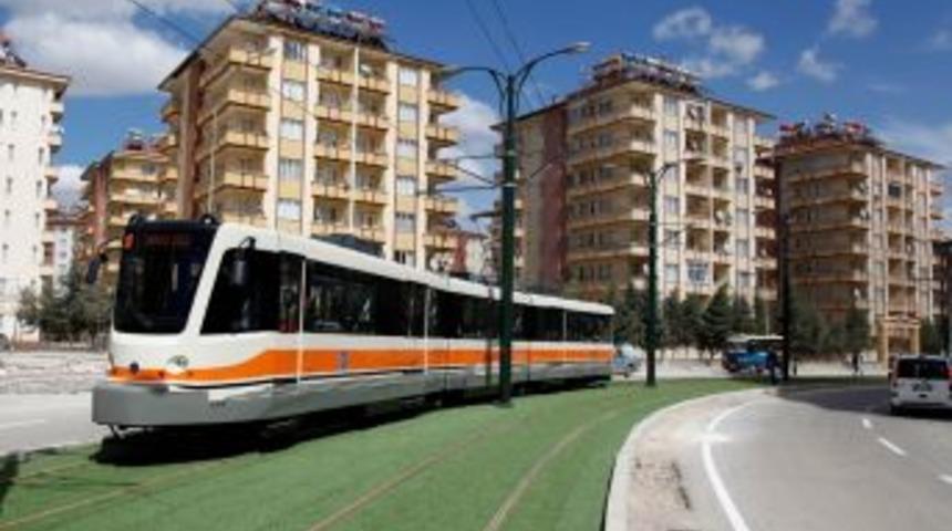 G&uuml;zelbey: Mahkemelik Olan Tramvaylar Şehrin Ulaşım Y&uuml;k&uuml;n&uuml; &Ccedil;ekiyor