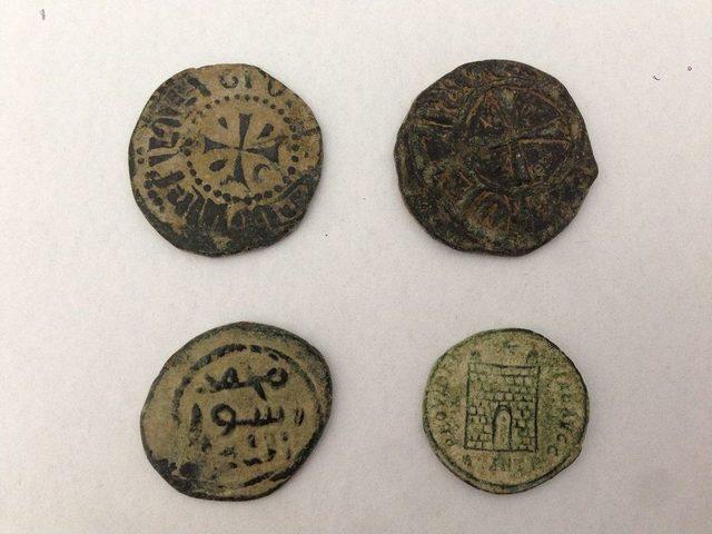 Adana da 52 Adet Tarihi Sikke Ele Ge&ccedil;irildi 1
