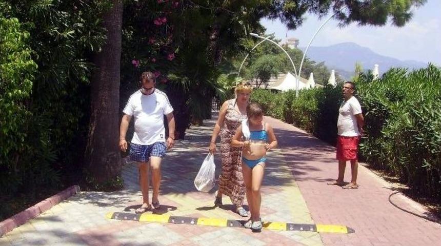 Yaya Yoluna Kasis Konması Tartışmaya Neden Oldu