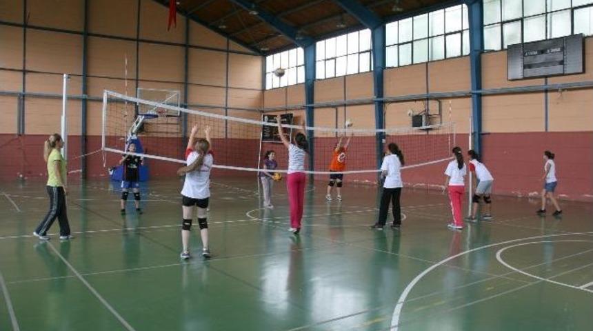 Geleceğin Başarılı Voleybolcuları Yetişiyor
