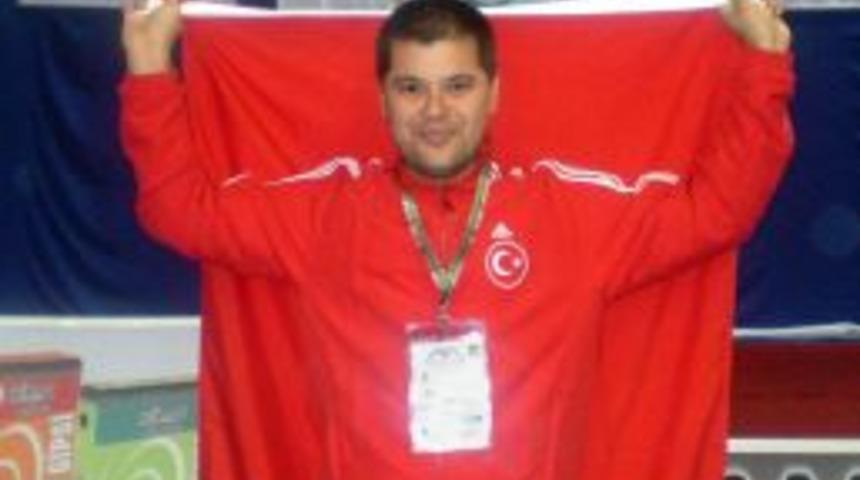 D&uuml;nye Taekwondo Şampiyonası'nda İzmirli Antren&ouml;r G&ouml;rev Yapacak