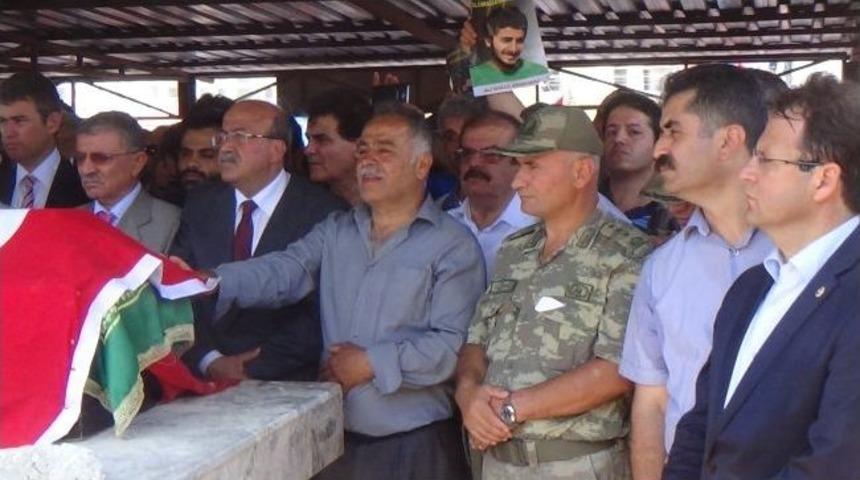 Ali İsmail Korkmaz'ın Cenazesine Askerler İle Vekiller De Katıldı
