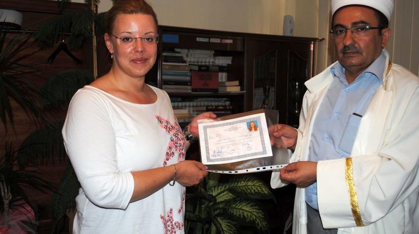 Alman Turist M&uuml;sl&uuml;man Oldu