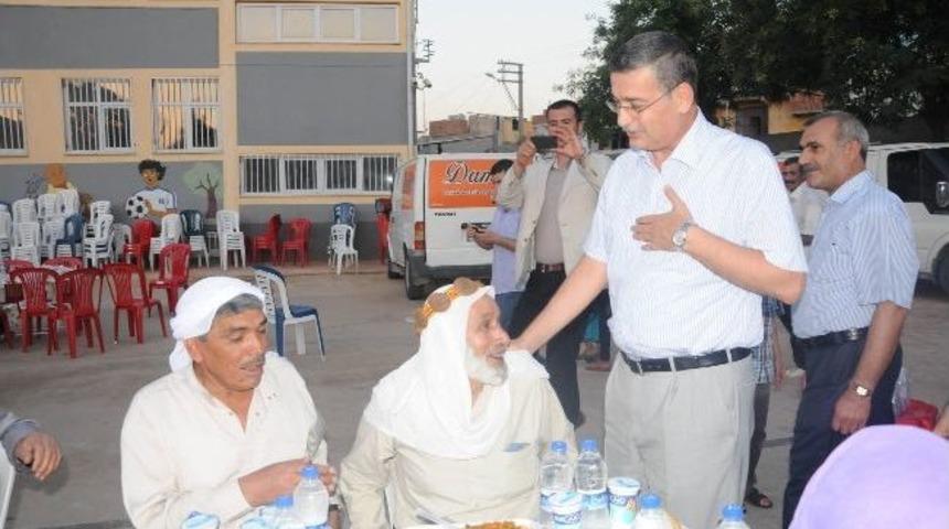 Okullarda İftar Yapılıyor