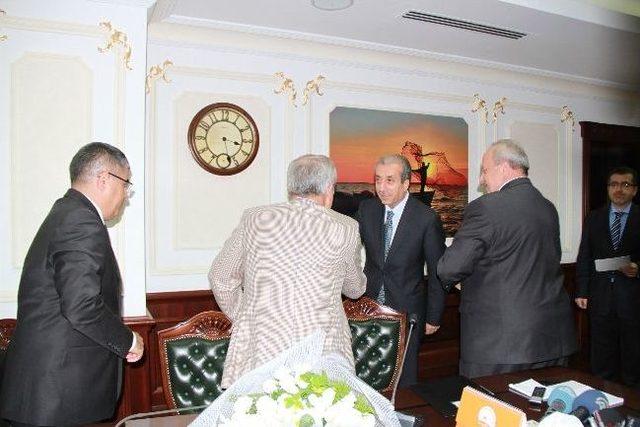 Bakan Eker, Aso Başkanı &Ouml;zdebir Ve Beraberindeki Heyeti Kabul Etti 2