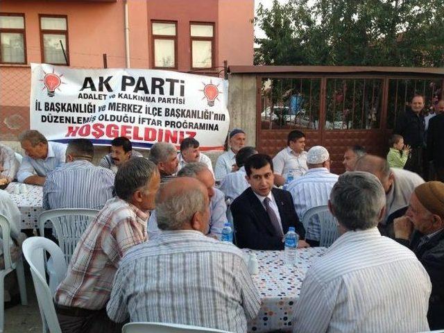 Ak Parti İl Ve İlçe Başkanlığı, Her Mahallede İftar Programı Yapacak