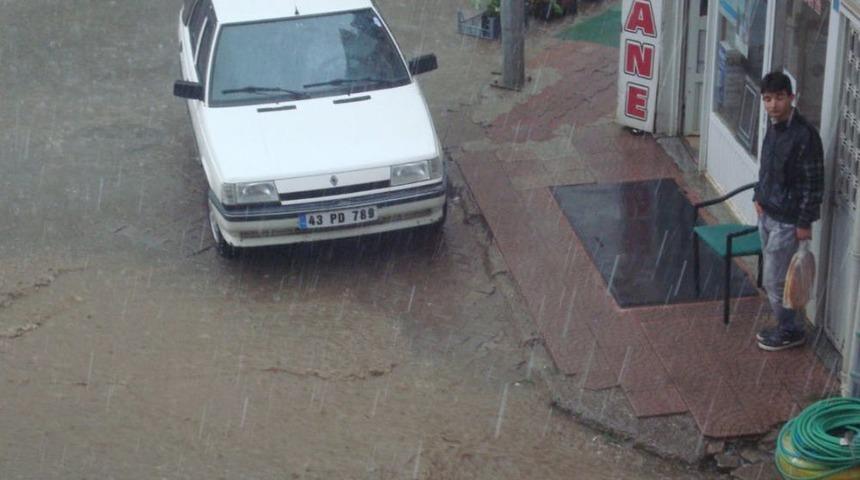 Simav, Yaz Ramazan'ında Yağmur Ile Serinledi