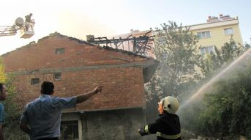 Osmancık'ta Bir Ev Yandı