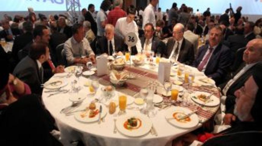 Farklı Renkler Gazeteciler Yazarlar Vakfı'nın Iftar Sofrasında Buluştu