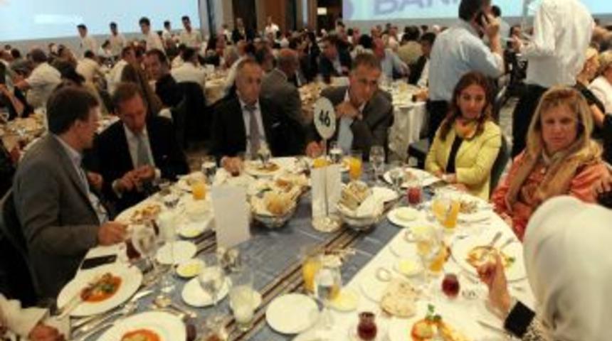 Gazeteciler Ve Yazarlar Vakfı&rsquo;nın Iftarına Katılanlardan Birlik Mesajı
