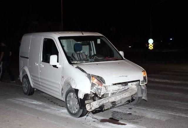 Sahur Yolunda Kaza: 4 Yaralı 1