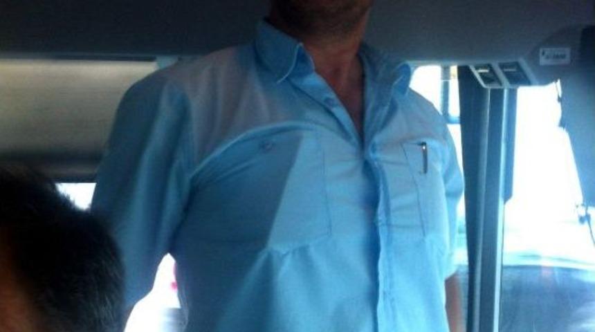 İETT Şof&ouml;r&uuml; Iftar Saatinde Otob&uuml;s&uuml; Terk Etti