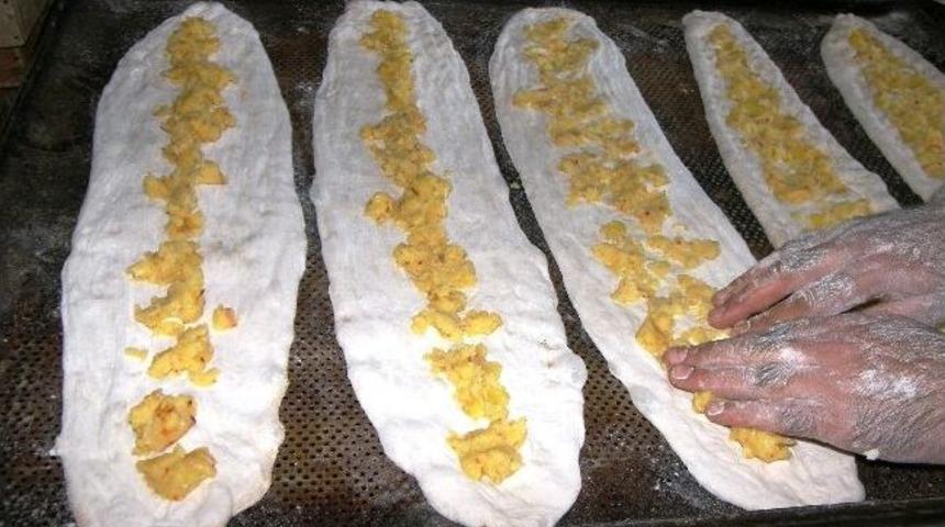 Narman&rsquo;da İlgin&ccedil; Ramazan Pideleri