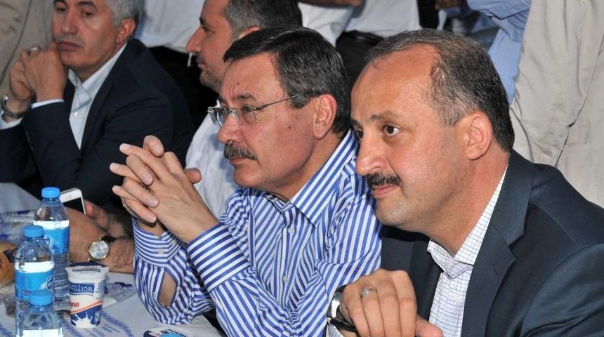 Mamak'ta Yaklaşık 5 Bin Kişi Birlikte Iftar Yaptı