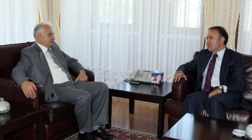 Vali Altıparmak'tan Rekt&ouml;r Ko&ccedil;ak'a Ziyaret