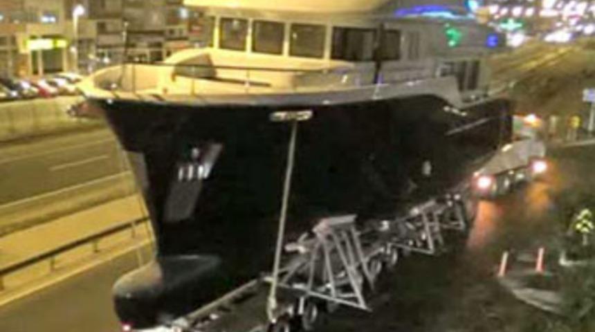 E-5'ten dev gemi ge&ccedil;ti